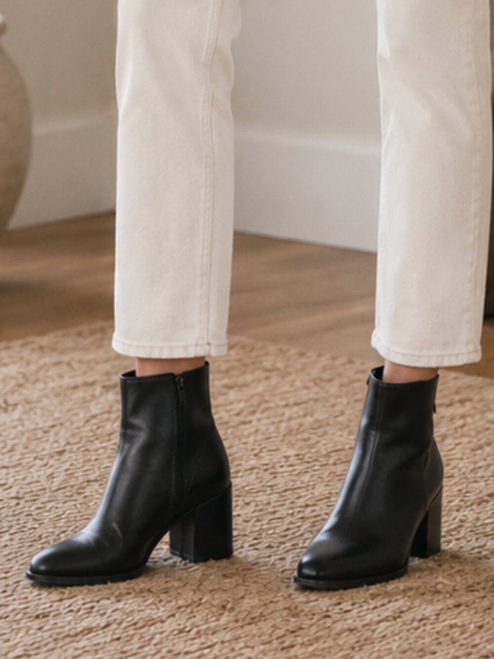 ECCO Black Leather Ankle Boots Booties - Sz 7, 7.5